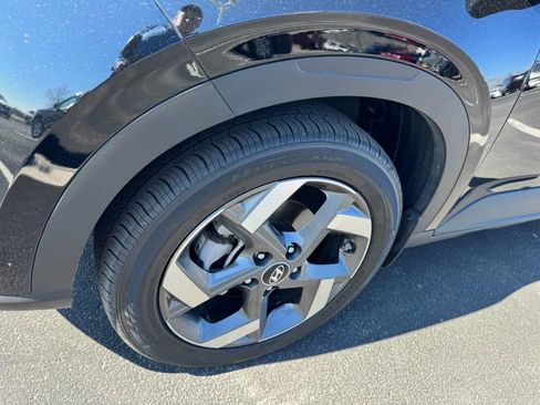 Certified 2024 Hyundai Venue SEL image 4