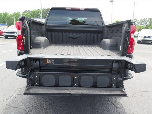 Used 2022 Chevrolet Silverado 1500 Custom Trail Boss w/ Midnight Edition AWD/4WD image 17