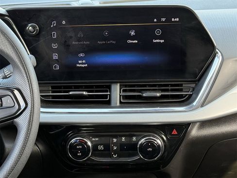 Certified 2025 Chevrolet Trax LT image 16