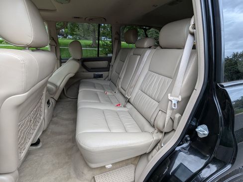 Used 2005 Toyota Land Cruiser image 15