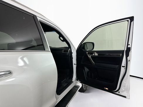 Used 2020 Lexus GX 460 Premium image 34