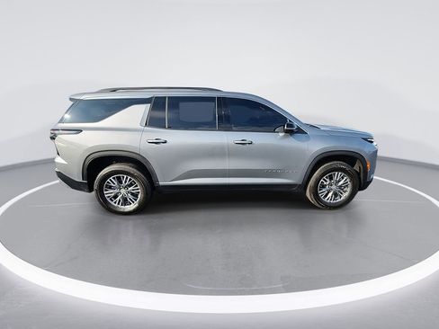 Certified 2024 Chevrolet Traverse LT image 9