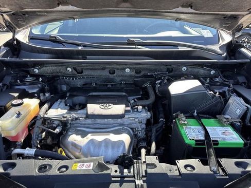 Used 2018 Toyota RAV4 LE image 22