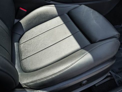Used 2025 Mercedes-Benz CLA 250 4MATIC image 31