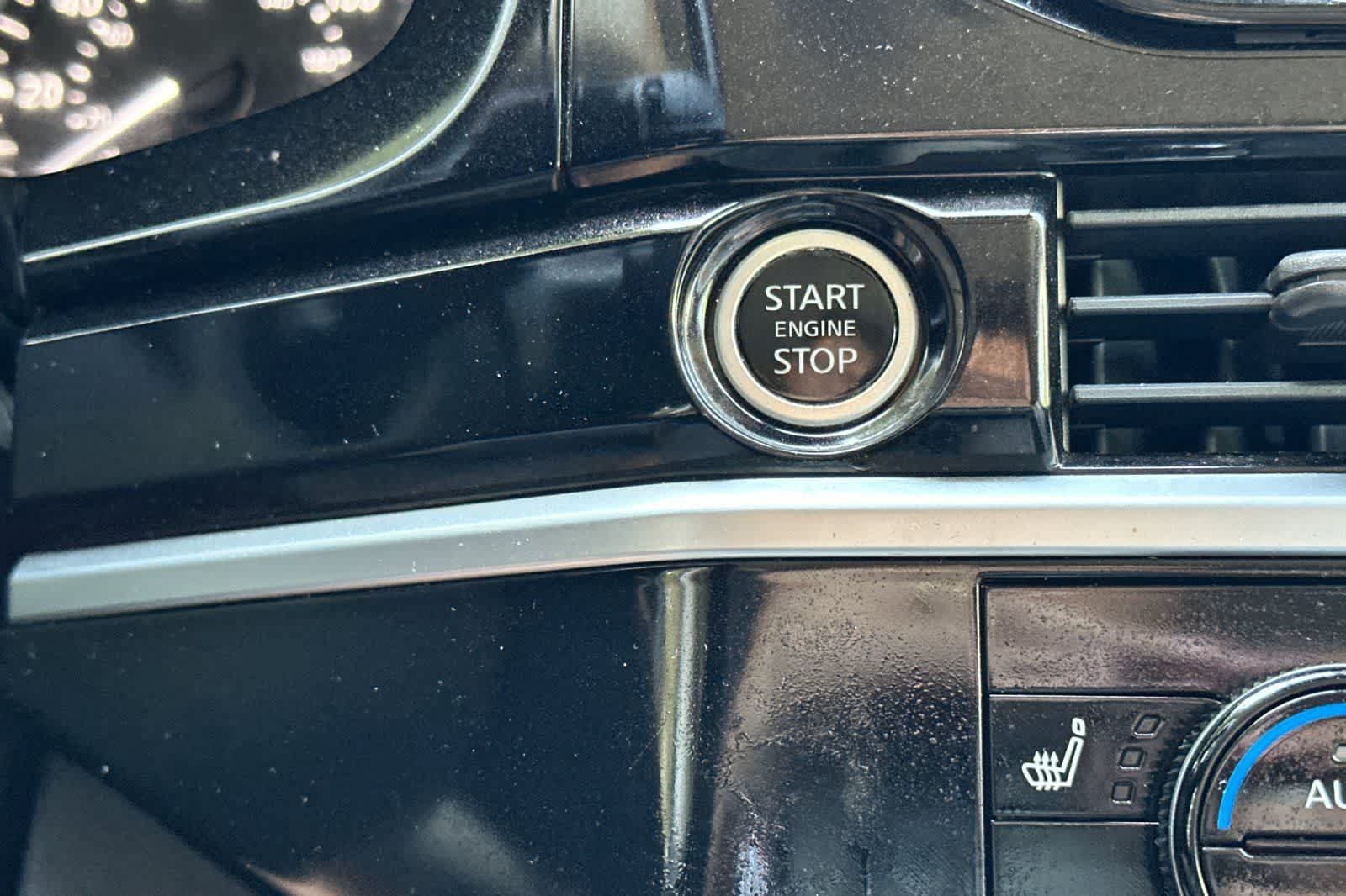 Certified 2022 Nissan Pathfinder SV FWD image 28