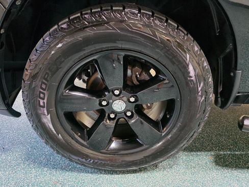 Used 2014 RAM 1500 Express w/ Black Ram 1500 Express Group AWD/4WD image 12
