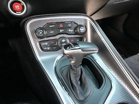Used 2015 Dodge Challenger SRT Hellcat RWD image 15