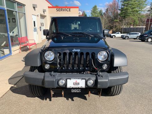 Used 2014 Jeep Wrangler Unlimited Sport w/ Quick Order Package 24S AWD/4WD image 2
