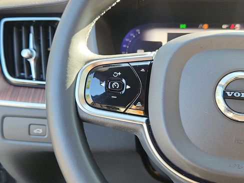 Certified 2023 Volvo XC60 B6 Ultimate w/ Protection Package Premier AWD/4WD image 20