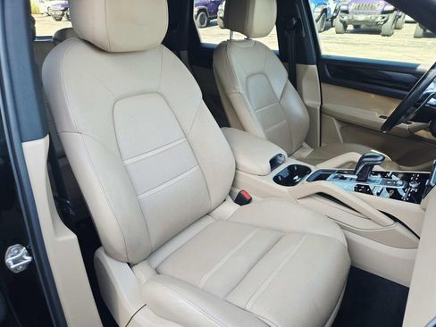 Used 2019 Porsche Cayenne AWD/4WD image 16