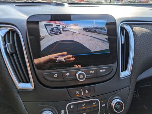 Used 2020 Chevrolet Malibu LT image 23