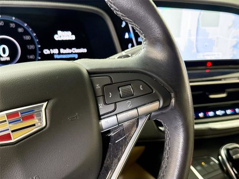 Used 2021 Cadillac Escalade Premium Luxury AWD/4WD image 23