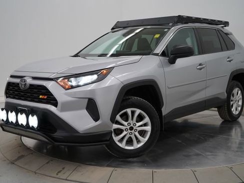 Used 2022 Toyota RAV4 LE image 1