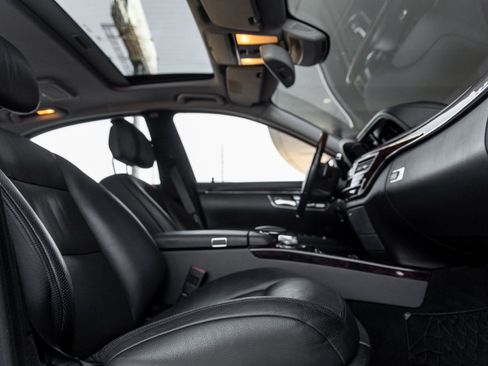 Used 2011 Mercedes-Benz S 550 image 42