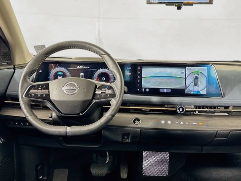 Used 2023 Nissan Ariya AWD/4WD image 12