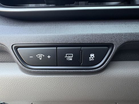 New 2026 Kia Carnival EX FWD image 25