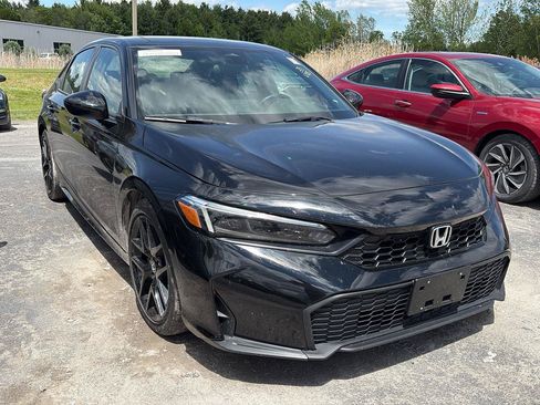 Used 2025 Honda Civic Sport image 2