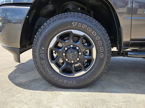 Used 2025 RAM 2500 Laramie AWD/4WD image 13