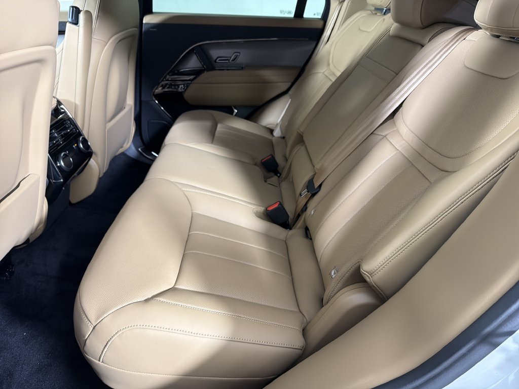New 2027 Land Rover Range Rover Sport SE AWD/4WD image 30