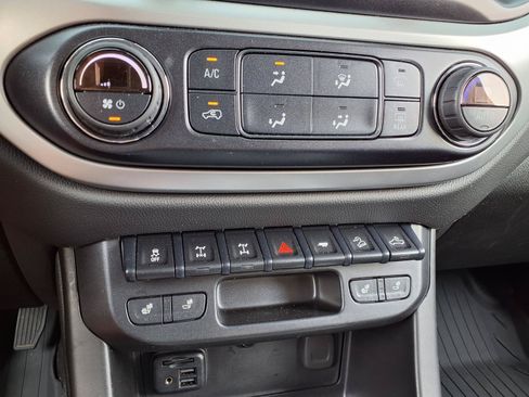 Used 2020 Chevrolet Colorado ZR2 w/ LPO, Premium Interior Package AWD/4WD image 8