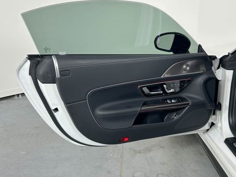 Used 2022 Mercedes-Benz SL 63 AMG 4MATIC image 9