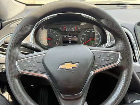 Used 2021 Chevrolet Malibu LT FWD image 17