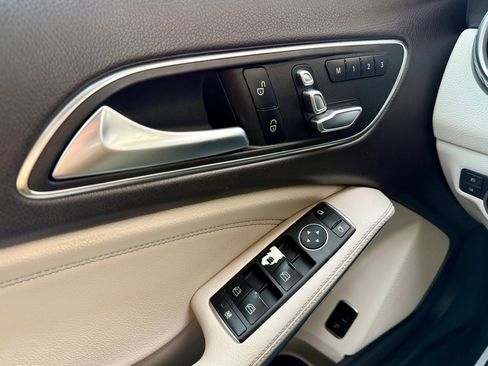 Used 2018 Mercedes-Benz GLA 250 4MATIC image 22