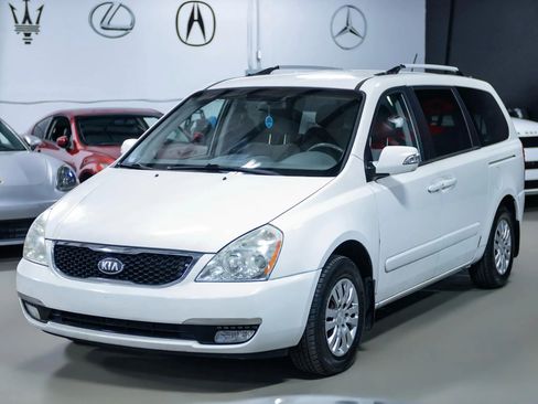 Used 2014 Kia Sedona LX image 5