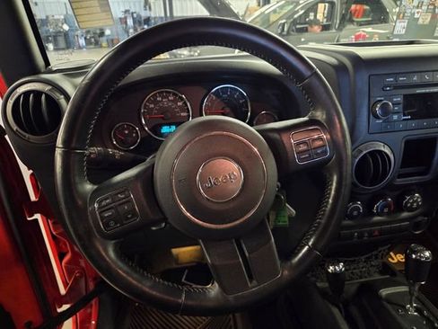 Used 2015 Jeep Wrangler Sport w/ Connectivity Group AWD/4WD image 9