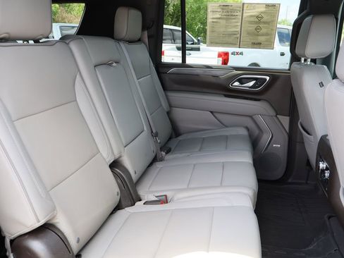 Certified 2023 GMC Yukon XL SLT w/ Max Trailering Package AWD/4WD image 30