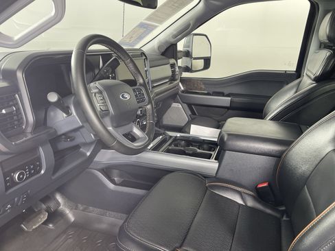 Used 2025 Ford F350 Lariat w/ Lariat Ultimate Package AWD/4WD image 12