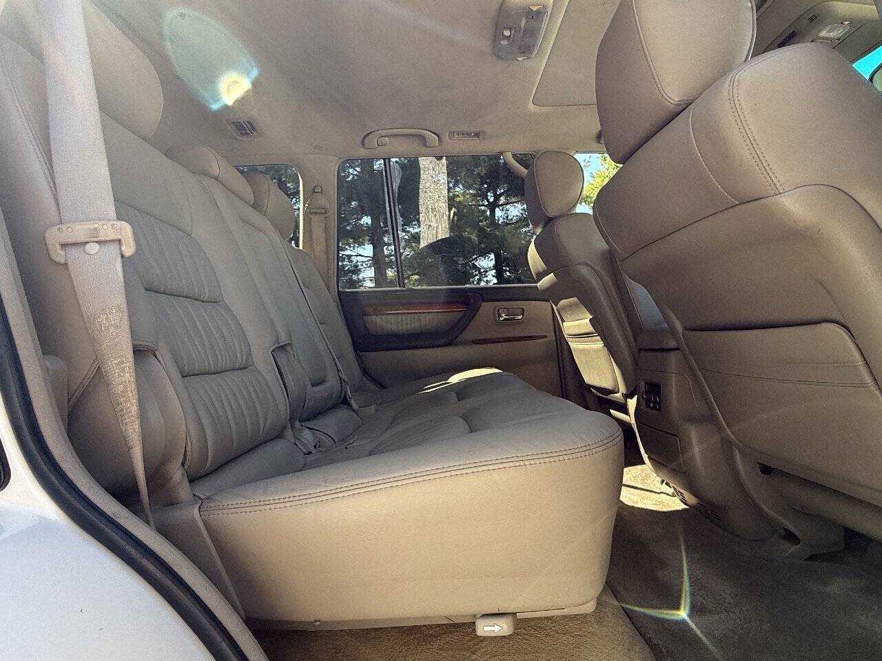 Used 2005 Lexus LX 470 4WD w/ Preferred Accessory Pkg image 48