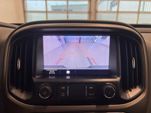 Used 2019 Chevrolet Colorado Z71 AWD/4WD image 24