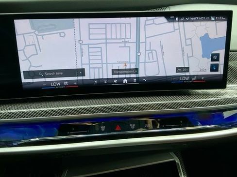 Used 2023 BMW i7 xDrive60 AWD/4WD image 31