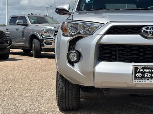 Used 2016 Toyota 4Runner SR5 Premium RWD image 4