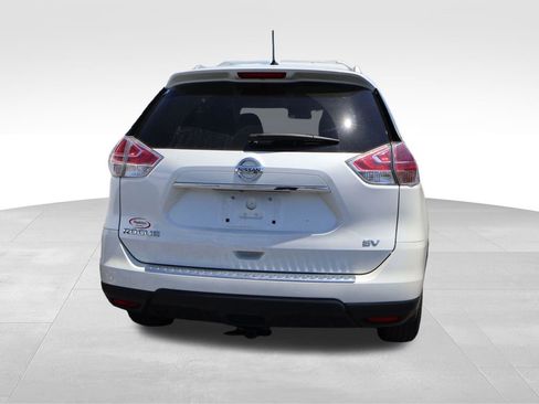 Used 2016 Nissan Rogue SV FWD image 13