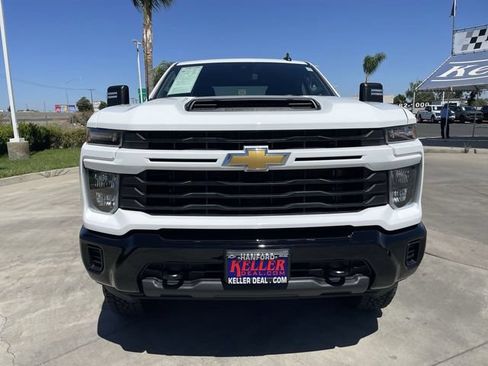 Used 2025 Chevrolet Silverado 2500 Custom AWD/4WD image 3