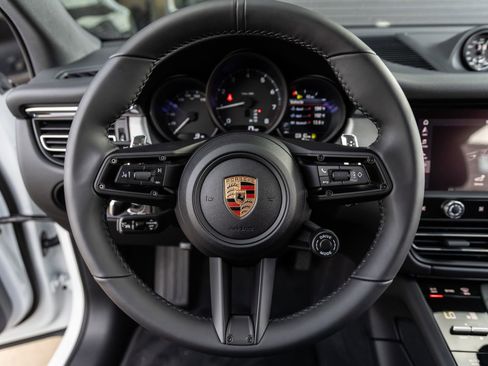 Certified 2026 Porsche Macan AWD/4WD image 27