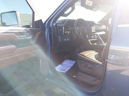 Used 2026 GMC Sierra 3500 Denali Ultimate w/ LPO, Black Badging Package AWD/4WD image 5