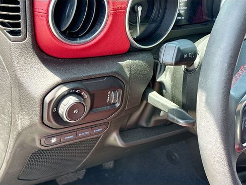 Used 2023 Jeep Wrangler Unlimited Rubicon 4xe AWD/4WD image 11