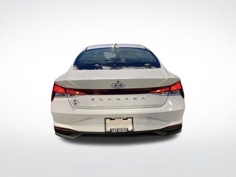 Used 2021 Hyundai Elantra SEL w/ Convenience Package image 13