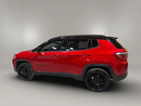 Used 2024 Jeep Compass Latitude w/ Altitude Special Edition image 8