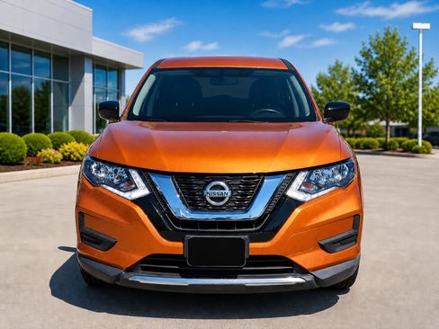 Used 2018 Nissan Rogue S FWD image 3