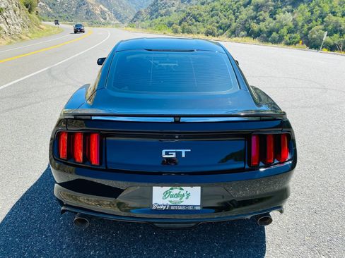 Used 2016 Ford Mustang GT RWD image 8