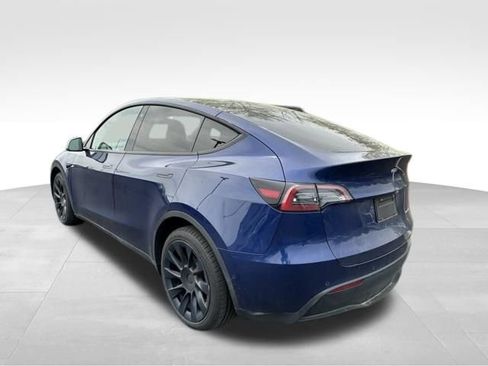 Used 2022 Tesla Model Y Long Range image 6