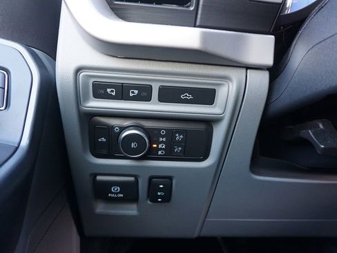 Used 2022 Ford F150 XLT w/ Equipment Group 302A High AWD/4WD image 5