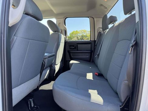 Used 2018 RAM 1500 Express w/ Express Value Package AWD/4WD image 9