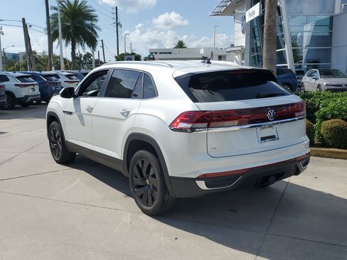 New 2026 Volkswagen Atlas Cross Sport SE image 3