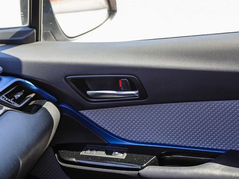 Certified 2019 Toyota C-HR XLE FWD image 21