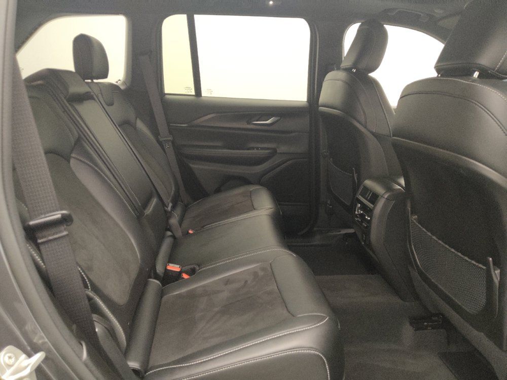 Used 2023 Jeep Grand Cherokee Altitude AWD/4WD image 19